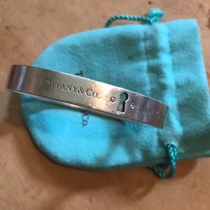 Key hole Tiffany & Co. Bangle
